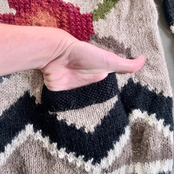 Vintage Handknit Alpaca Wool Floral Grandma Sweater Hallet Medium - Picture 7 of 10